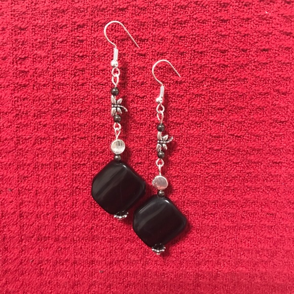 Earrings - Picture 3 of 6